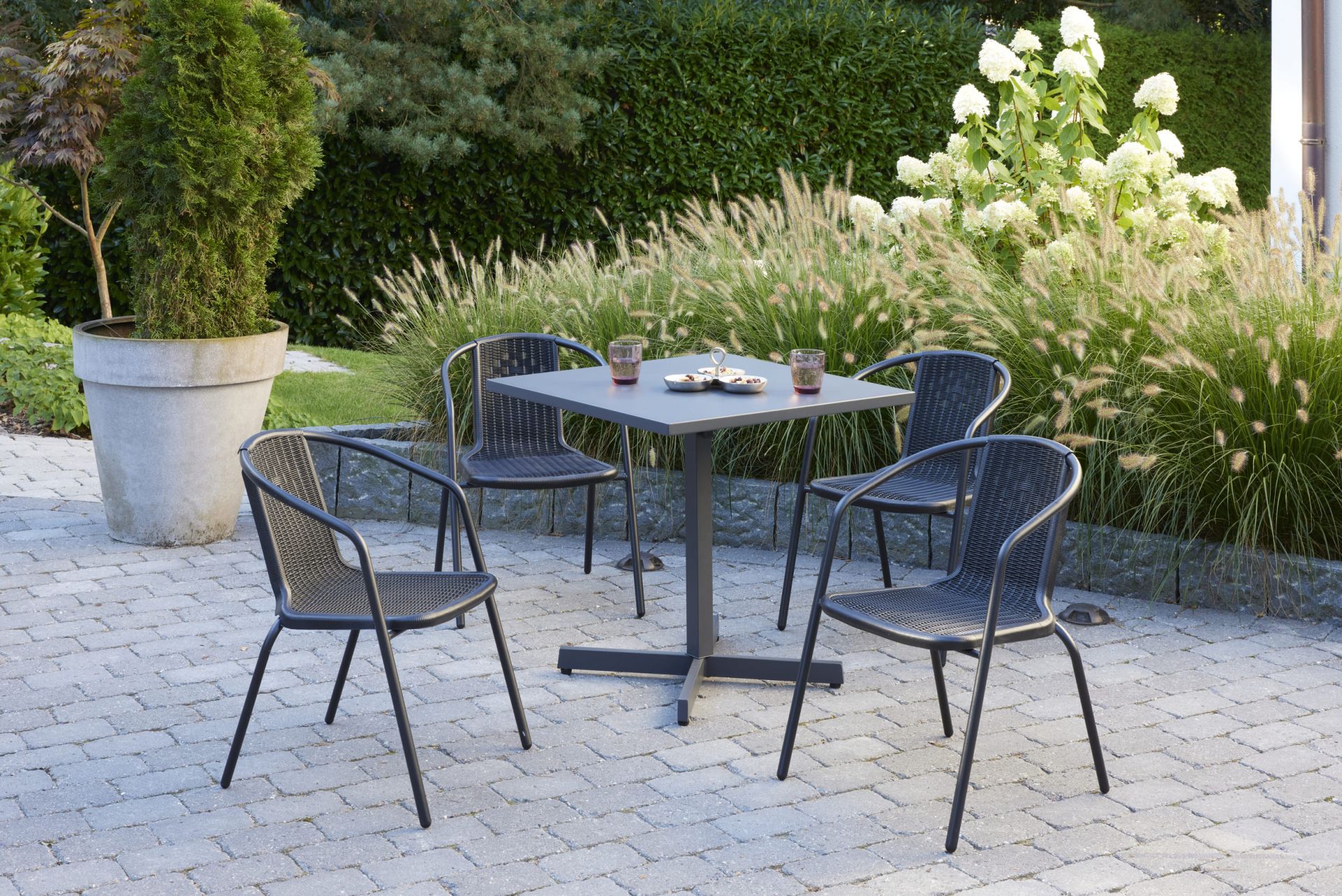 Stapelstuhl Ibiza Gartenstuhl Bistrostuhl Armlehnstuhl schwarz