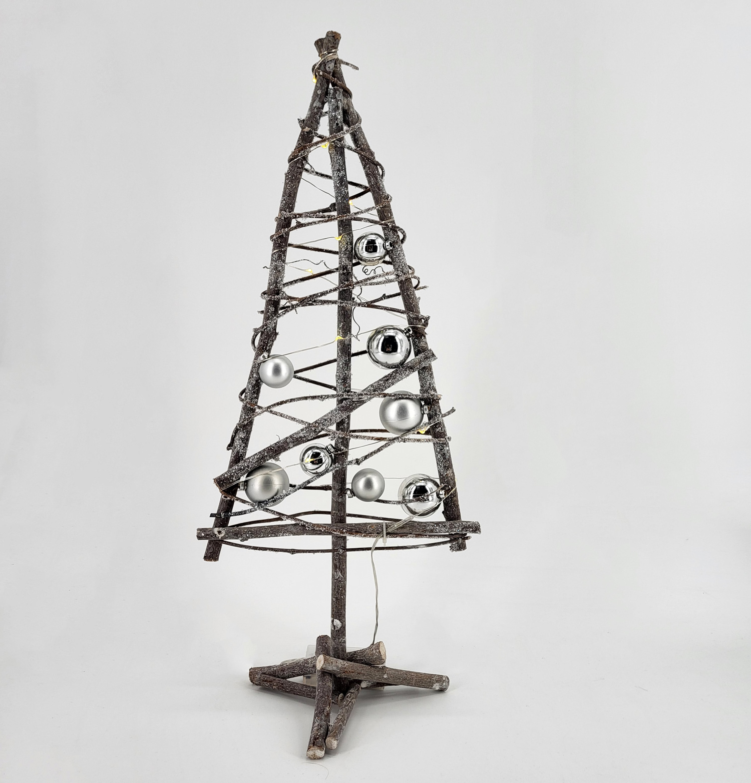 Weihnachtsbaum Deko Baum aus Holz mit Kugeln und LED Beleuchtung