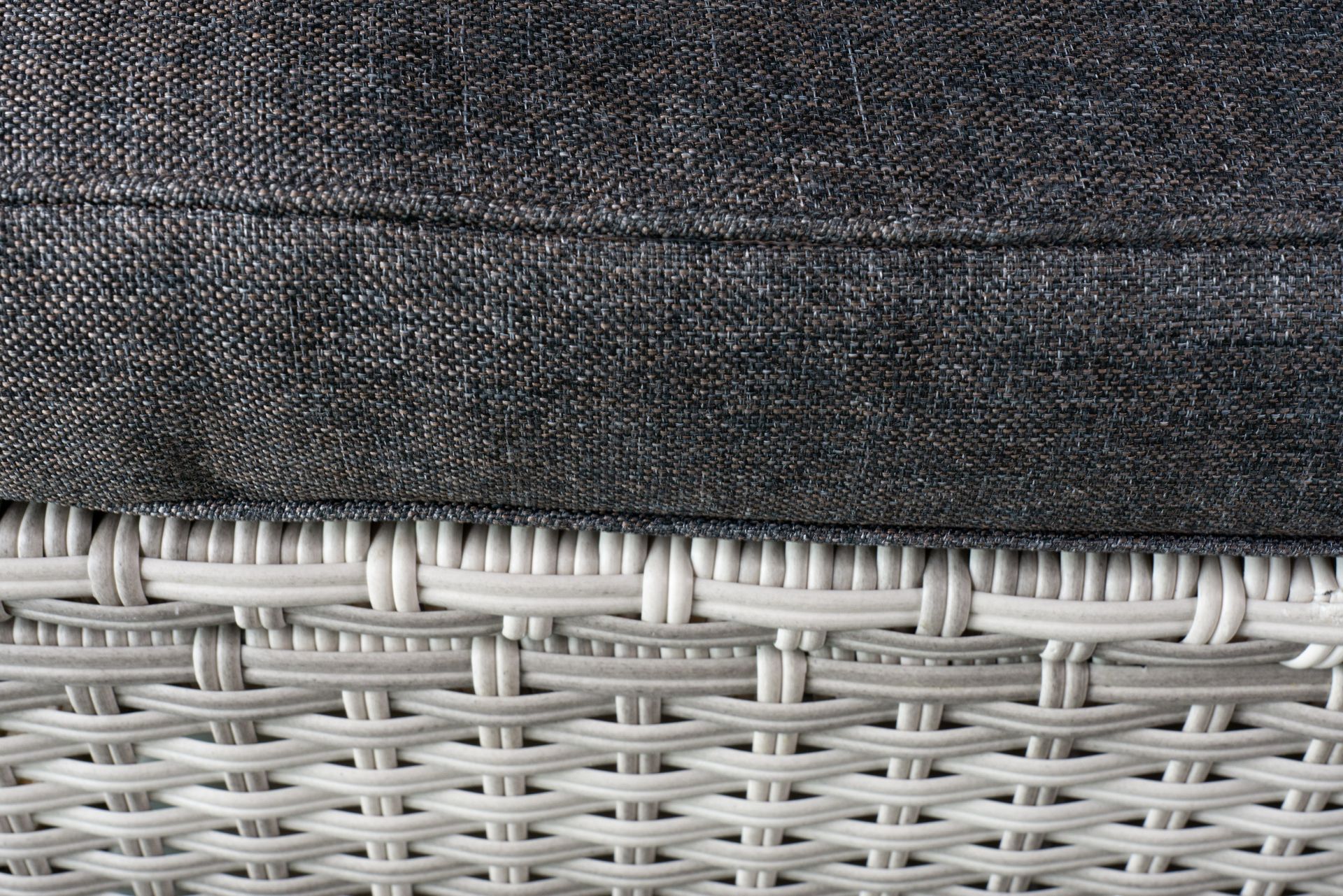 Gartenlounge Ecksofa Balkonset Manila Gartenset mit Tisch + Hocker weiß-grau